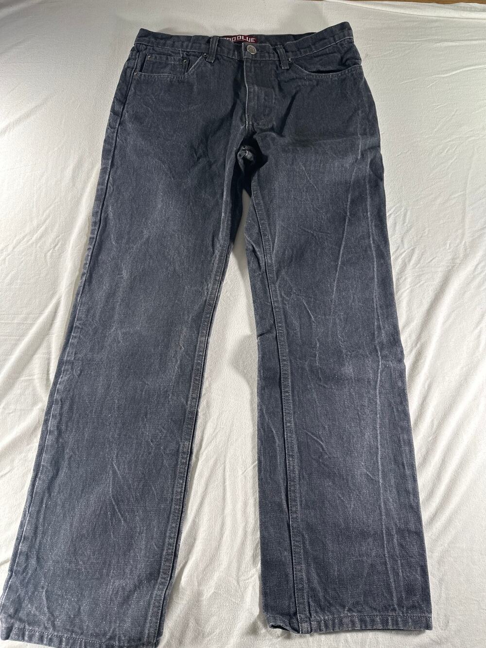 Classic Neoblue gray denim jeans in a versatile straight-leg fit.